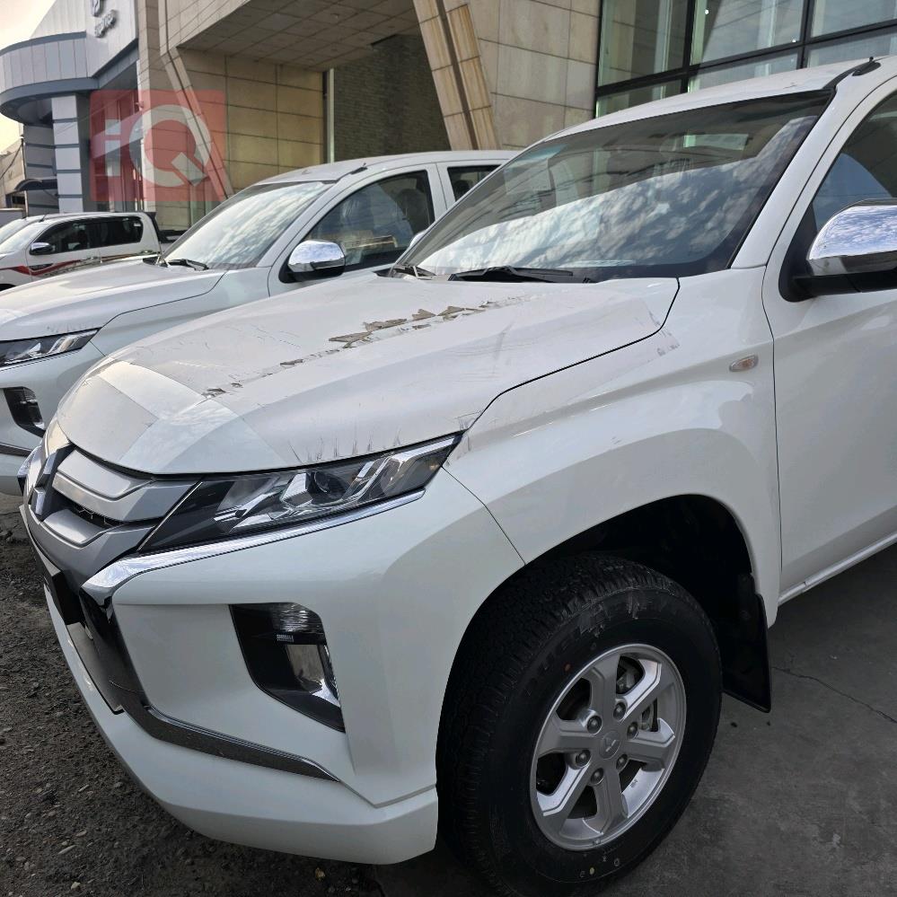 میتسوبیشی L200